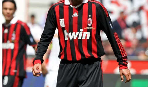 3. Adidas Home Kit (2009/10)