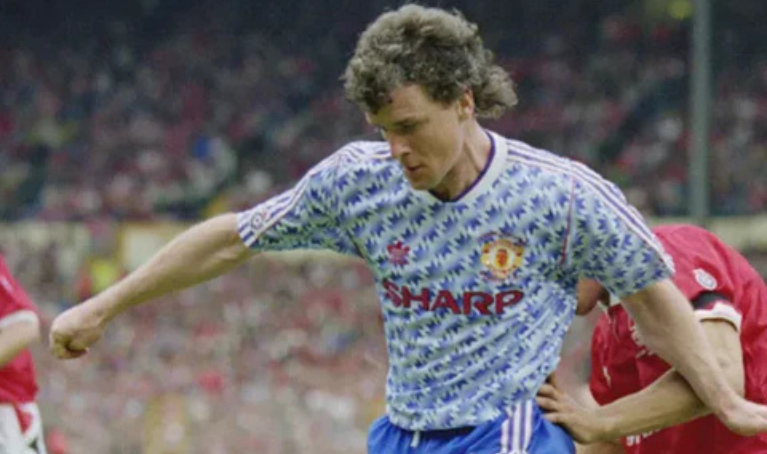8. Manchester United 1990-92 Away Jersey