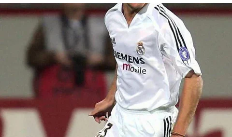 9. 2004-05 Real Madrid Home Kit