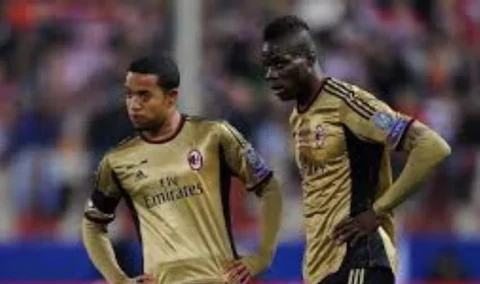 9. Gold Away Kit (2013/14)