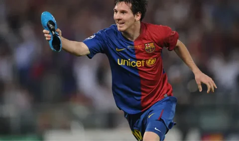 10. Les Quatre Barres Barcelona Kit – 2019