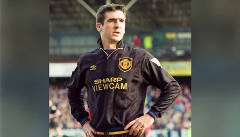3. Manchester United 1993/94 Away Kit – A Bold Step Forward