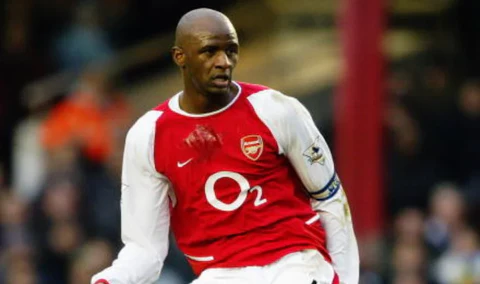 4. Arsenal Home Kit – 2002-04: The Invincibles