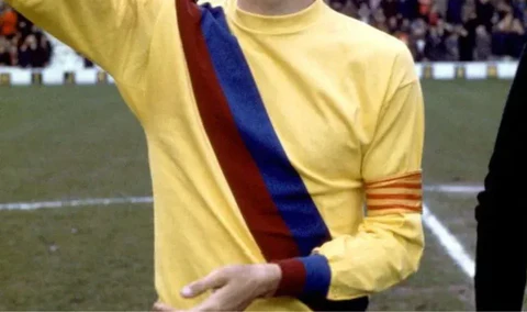 5. Cruyff Yellow Barcelona Kit – 1979