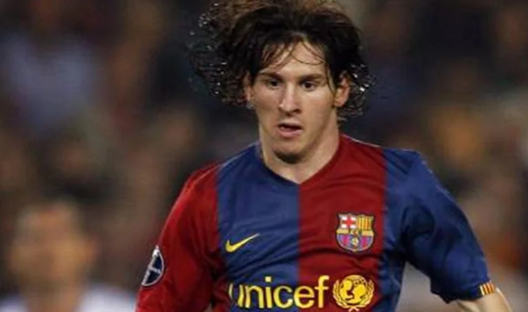 7. Barcelona 2006-07 Home Jersey